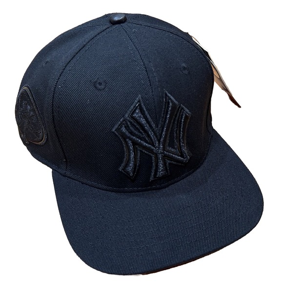 New York Yankees Hat Men's Triple Black Adjustable Baseball Cap NWT Snapback Hat - Picture 2 of 16